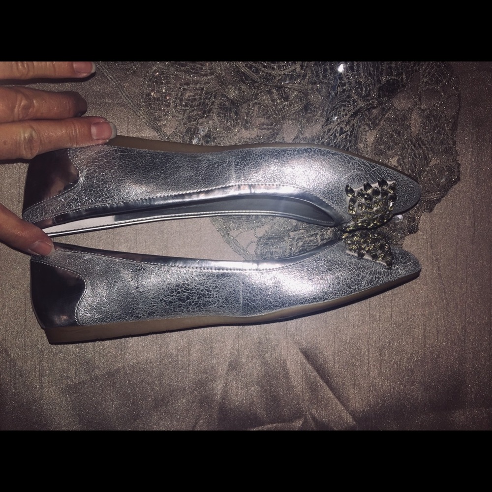 SOLD Gianni Bini  Silver Princess Flats  8 Med - Picture 7 of 8